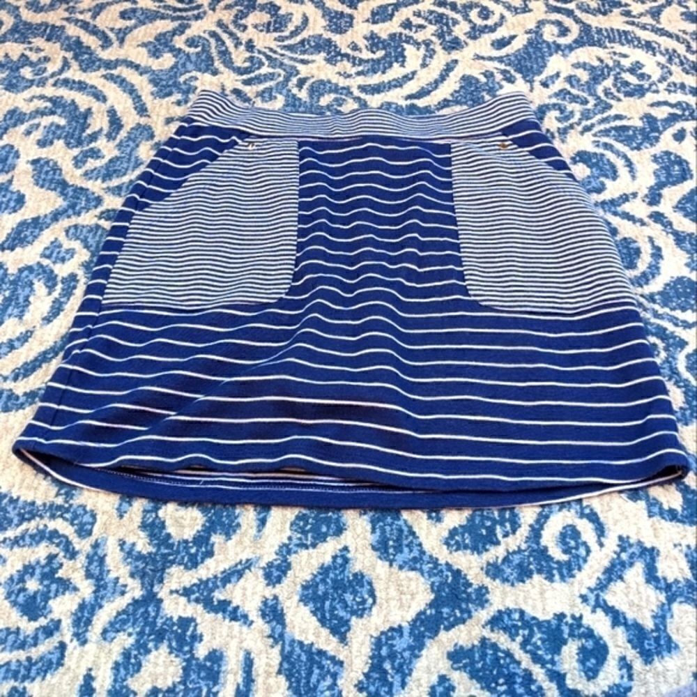 Jones New York skort blue striped comfortable
